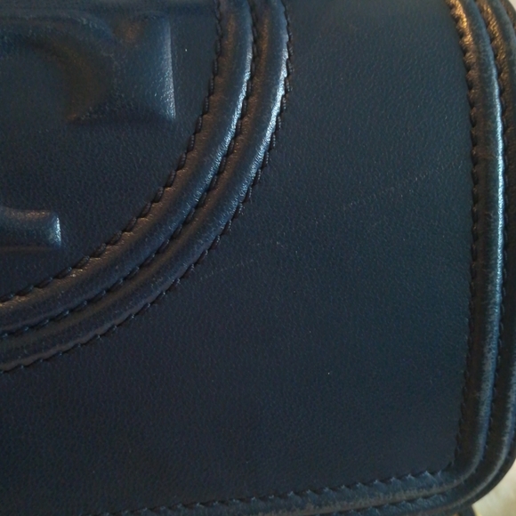 Tory Burch Fleming Satchel in Navy - Picture 7 of 16